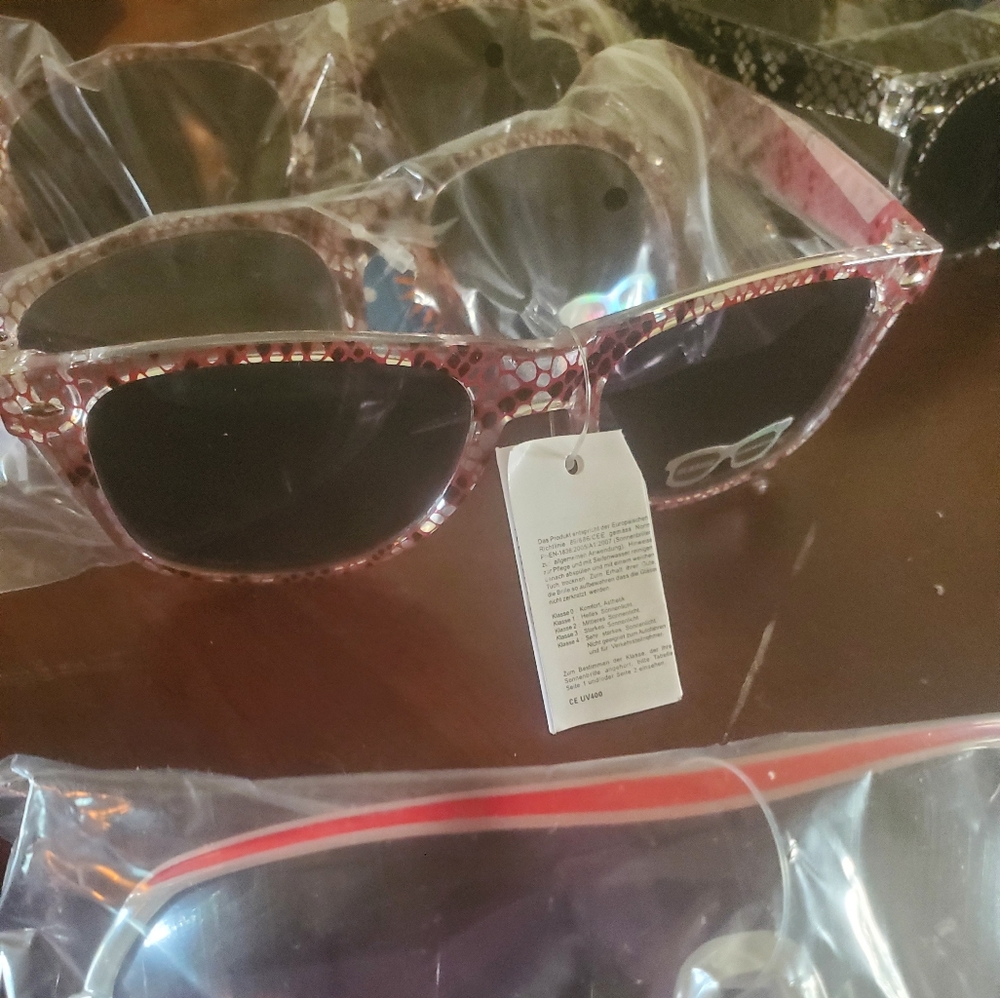Sunglasses - Picture 2 of 6